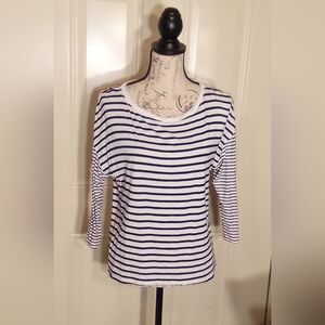 White House Black Market Top Women Casual Size Extra Small Color White And Black